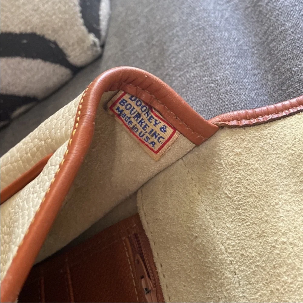 Vintage Dooney & Bourke - Picture 7 of 10